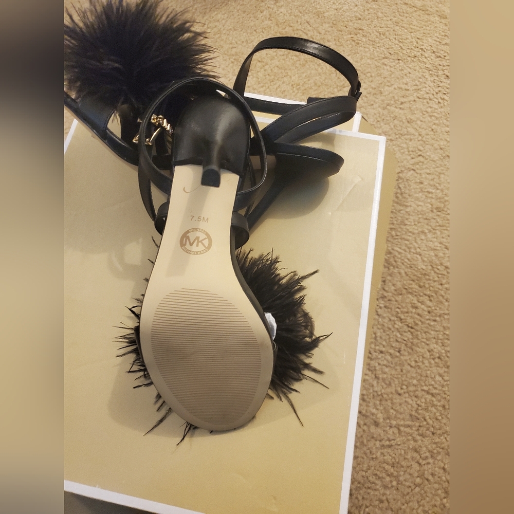 Micheal Kors Whitby Feather Trim Leather Sandals/Black - Picture 7 of 9